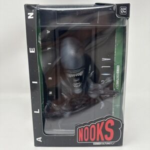 Alien Vinyl Nook Built By CultureFly Xenomorph Bookshelf‎ Nooks NEW